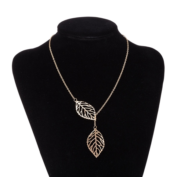 Double Leaf Delicate Necklace Gold - Picture 7 of 8